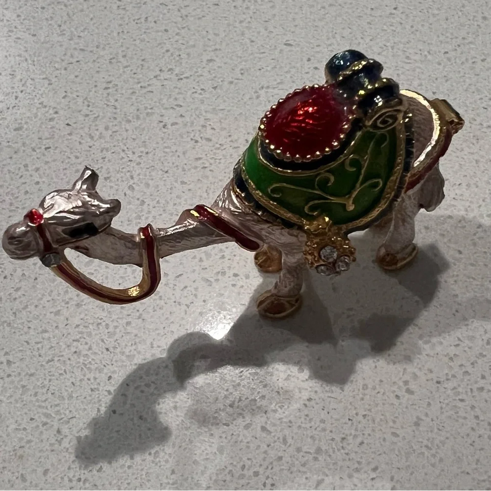 Metal Enamel Painted Rhinestone Jeweled Camel Hinged Trinket Box‎ Magnetic Clasp